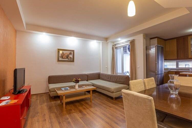 Stay Inn On Aram Str. 70-44
