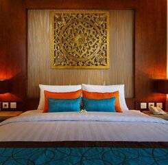 $item['hotel']['name']