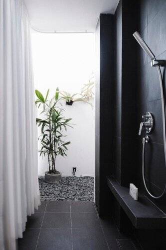 Lloyd's Inn Bali - Chse Certified