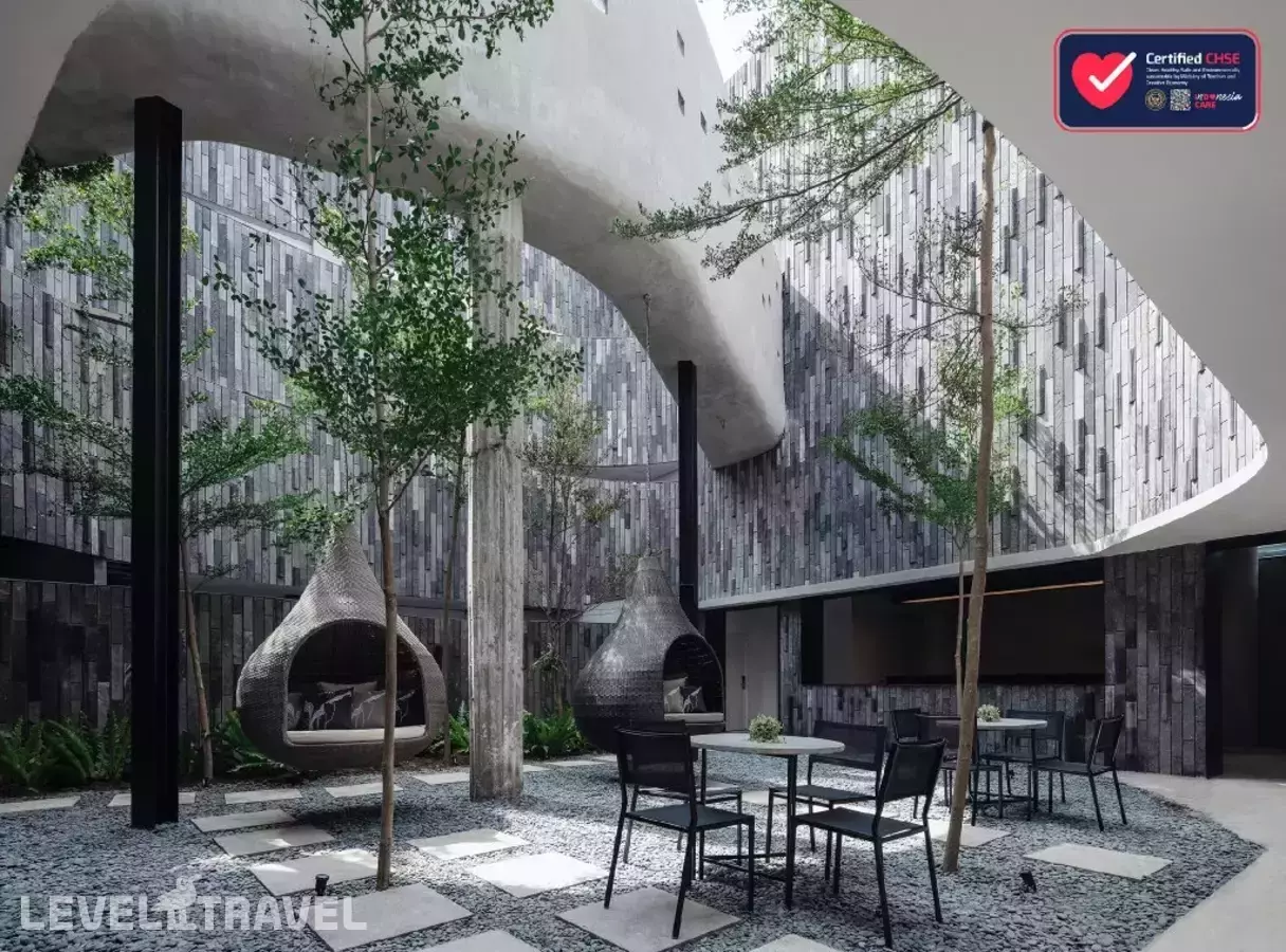 Lloyd's Inn Bali - Chse Certified