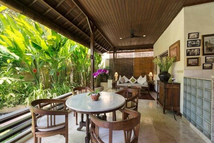 Villa Eight