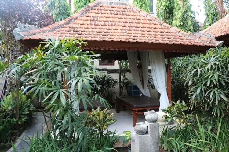 Kusnadi Hotel