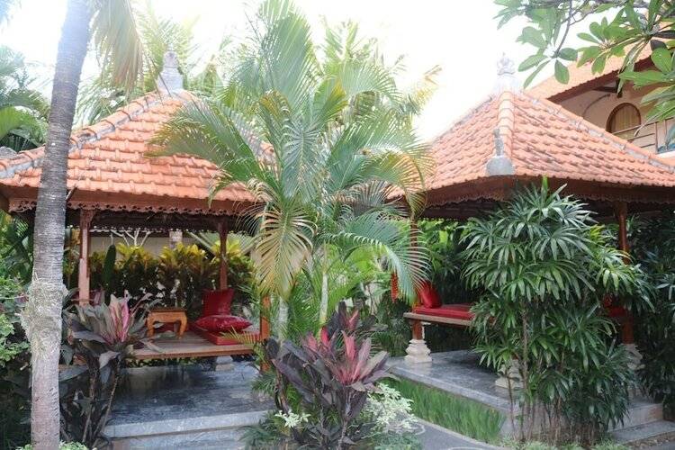 Kusnadi Hotel