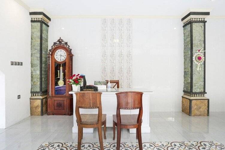 Oyo 4003 Ceria Guesthouse Seminyak