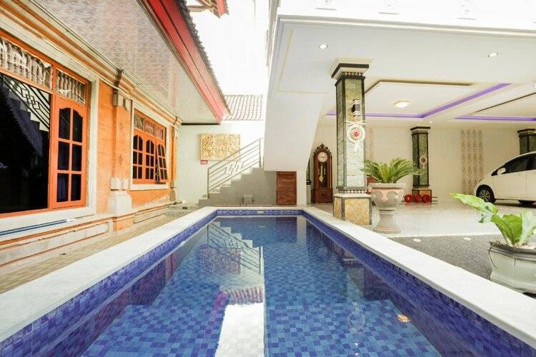 Oyo 4003 Ceria Guesthouse Seminyak