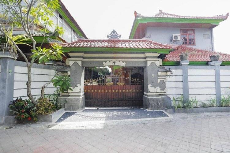 Oyo 4003 Ceria Guesthouse Seminyak
