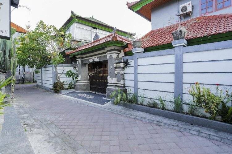 Oyo 4003 Ceria Guesthouse Seminyak