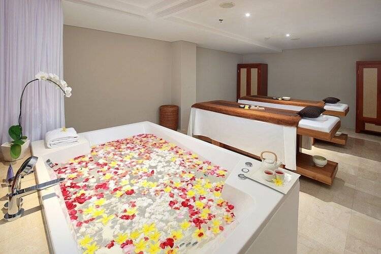 Royal Suites At The Bandha