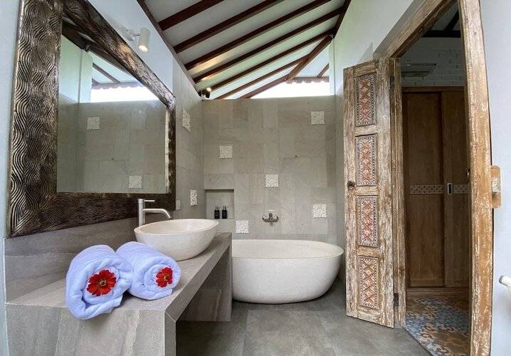 Wide Sands Beach Retreat