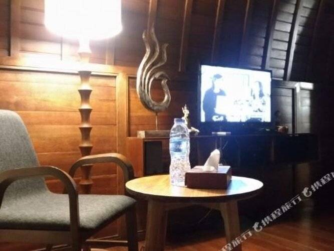 The Lumbung Wood Villa