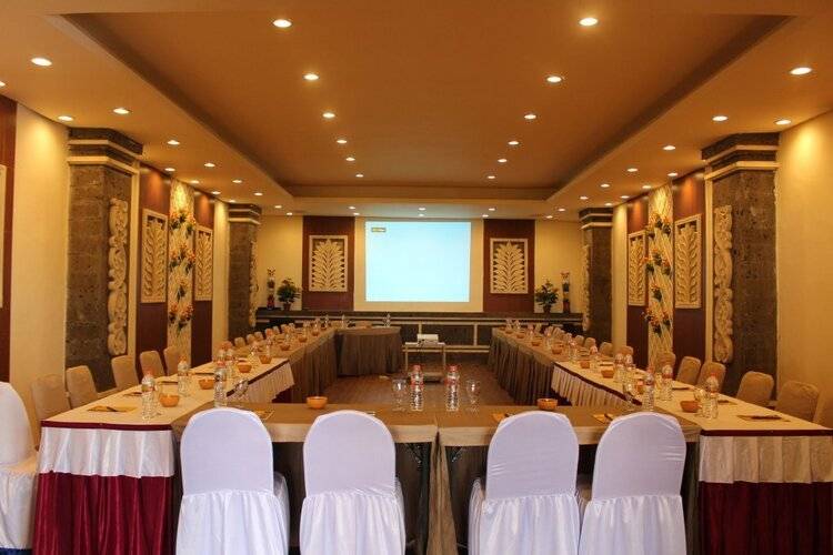 Clv Hotel & Villa