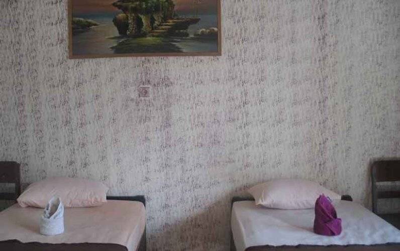 Lovina Central Hostel