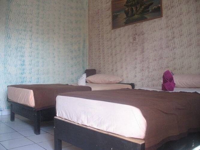 Lovina Central Hostel