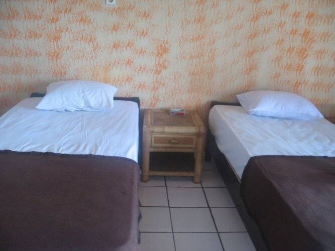 Lovina Central Hostel