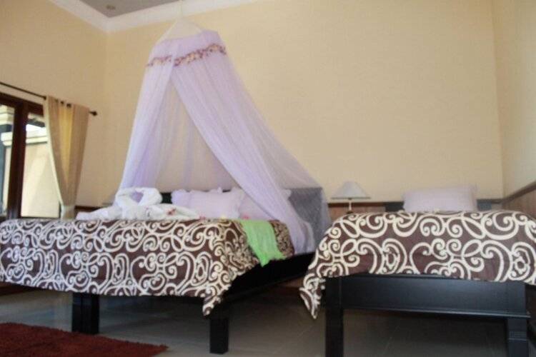 Man's Cottages And Spa