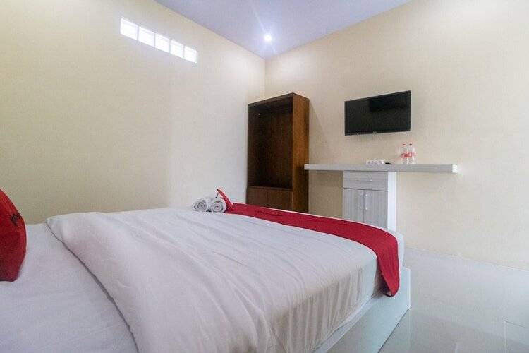 Sans Hotel Borobudur Banyuwangi