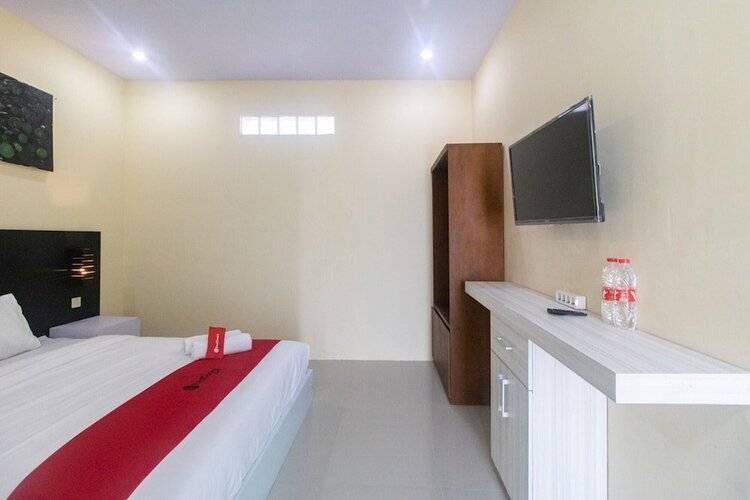 Sans Hotel Borobudur Banyuwangi