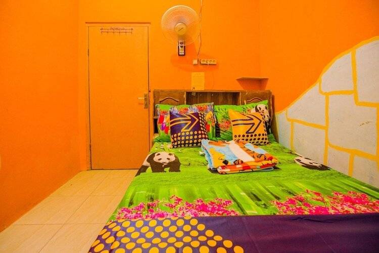 Spot On 1762 Gandrung Payungan Family Inn