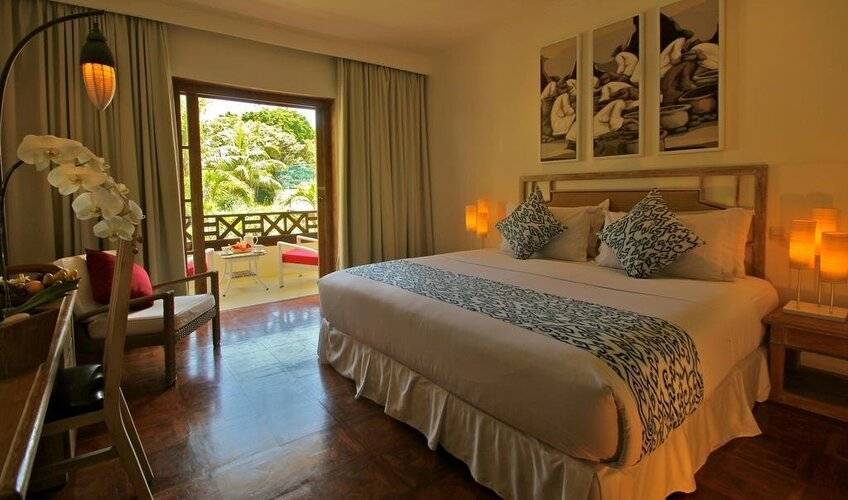 Blu-Zea Resort By Double-Six