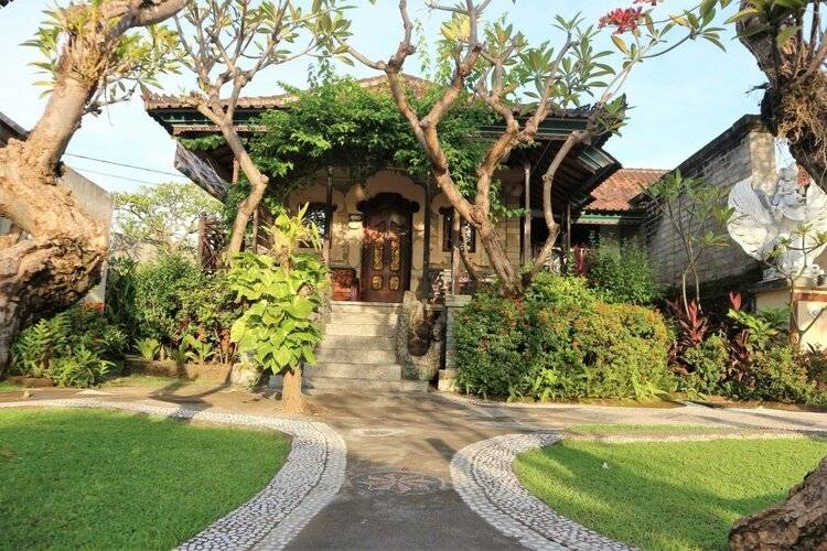 Bali Taman Beach Resort & Spa - Lovina