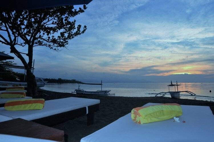 Bali Taman Beach Resort & Spa - Lovina