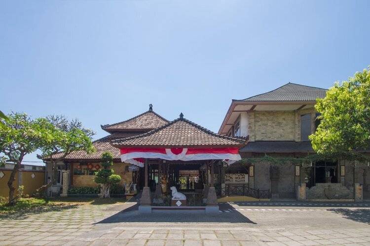 Bali Taman Beach Resort & Spa - Lovina
