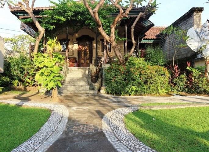 Bali Taman Beach Resort & Spa - Lovina