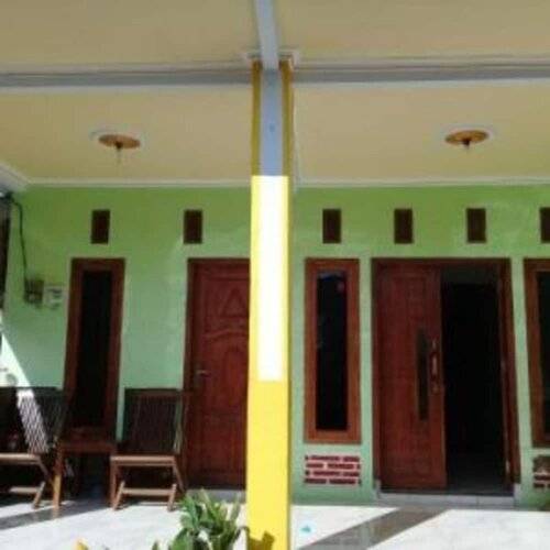 Herry Panggang Homestay And Transport Service