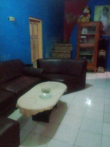 Herry Panggang Homestay And Transport Service