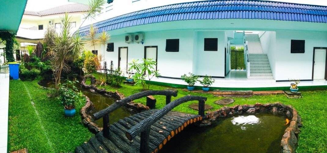 Hotel Mahkota Plengkung