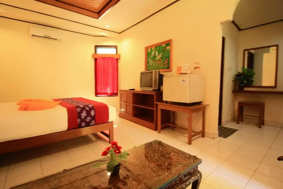 Lovina Beach Hotel