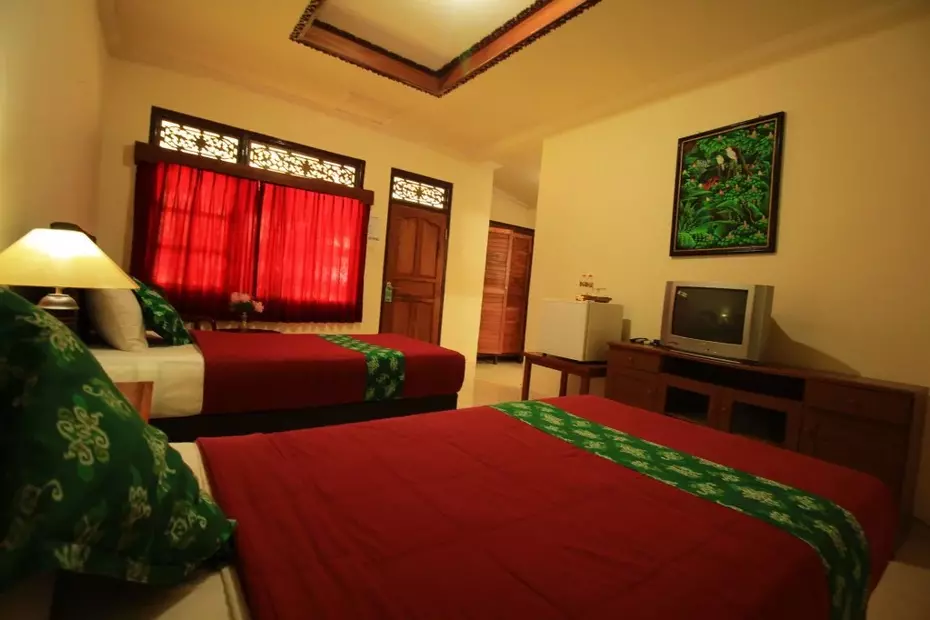 Lovina Beach Hotel
