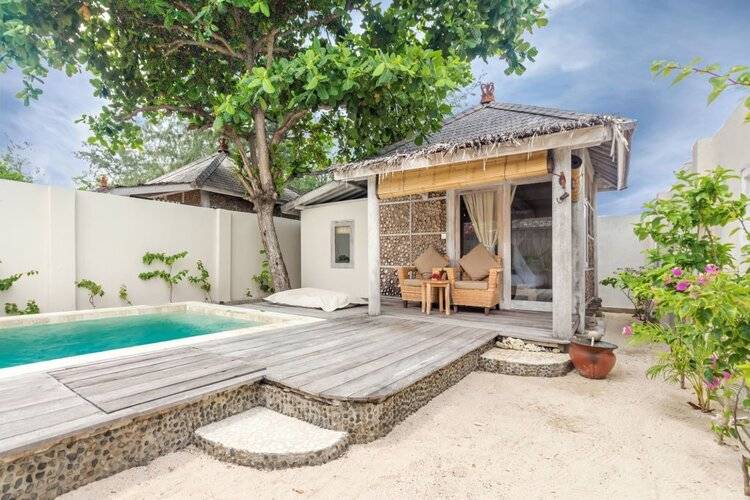 Blue Lagoon Avia Villas
