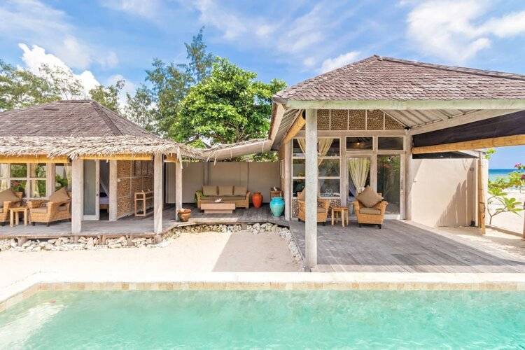 Blue Lagoon Avia Villas