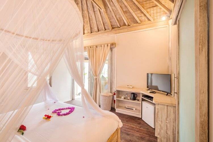 Blue Lagoon Avia Villas