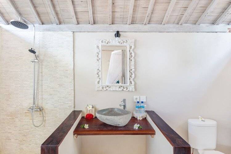 Blue Lagoon Avia Villas