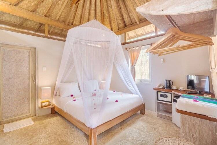 Blue Lagoon Avia Villas