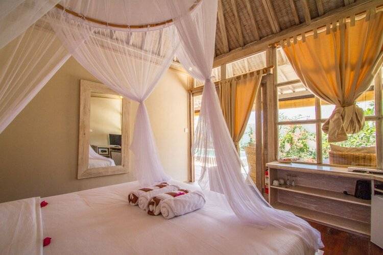 Blue Lagoon Avia Villas