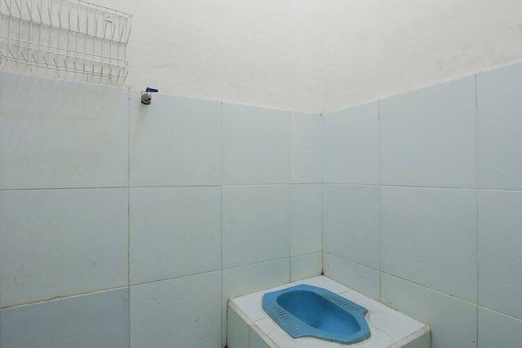 Spot On 2371 Islami Family Residence