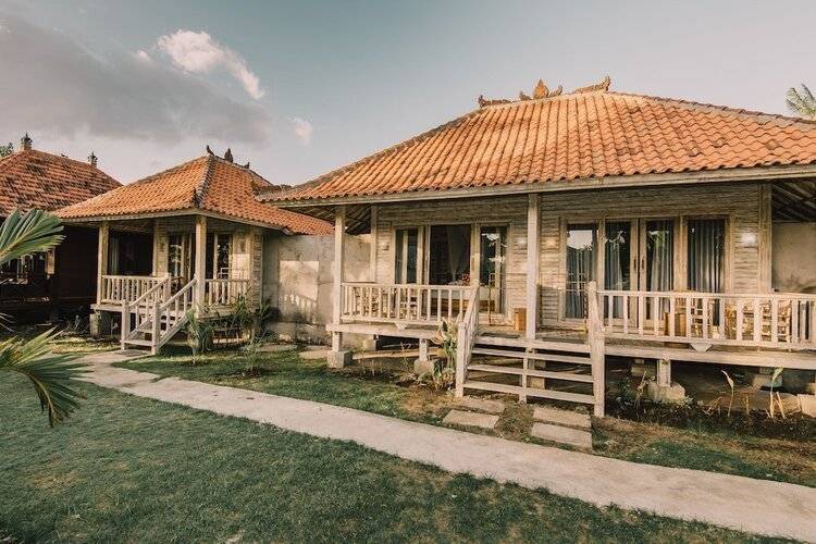 The Bridge Huts