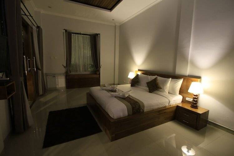 Green Beach Inn