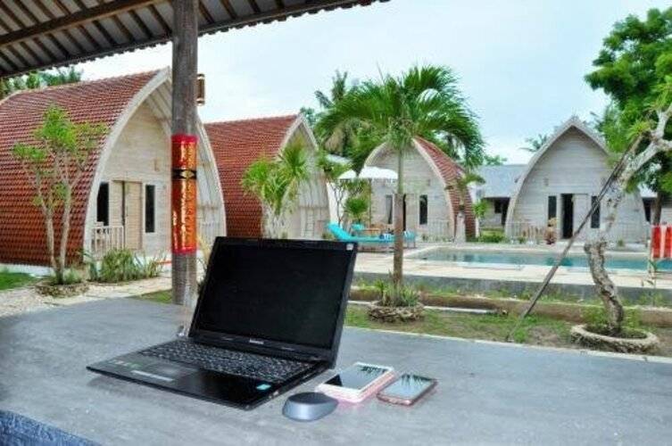 La Roja Bungalows