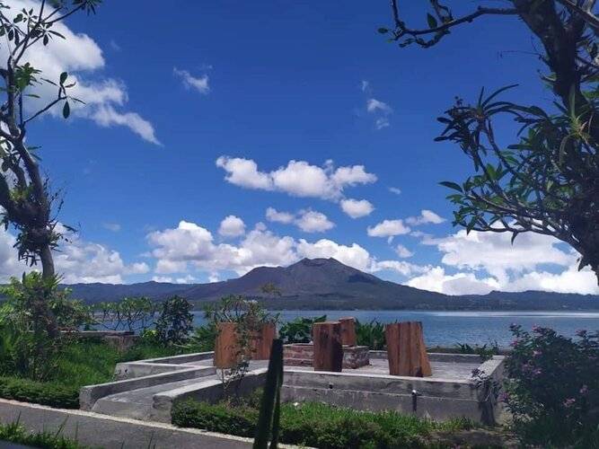 Batur Green Lake