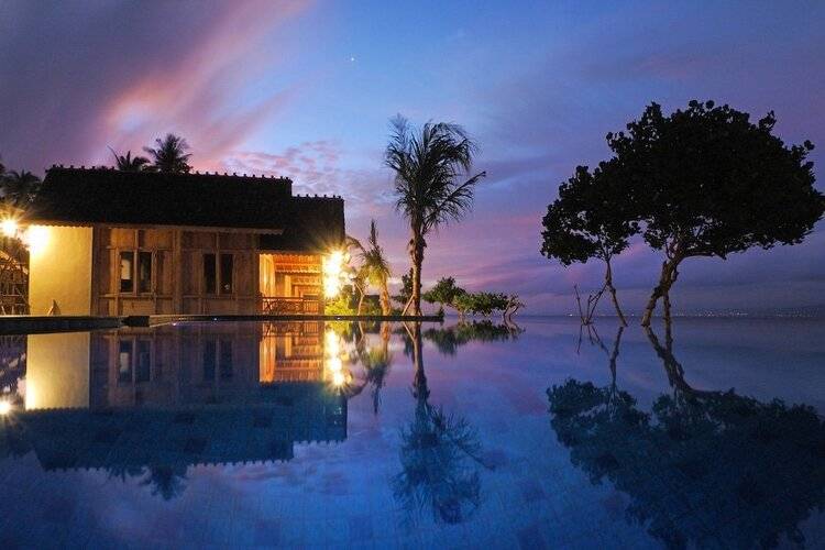 Blue Harbor Beachfront Villas & Resto