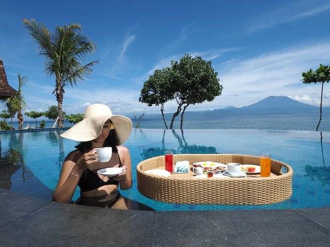 Blue Harbor Beachfront Villas & Resto