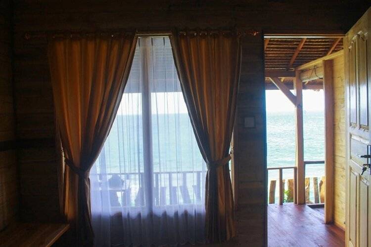 Malibu Huts