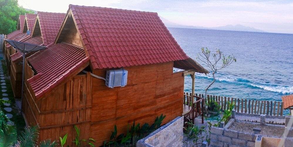 Malibu Huts