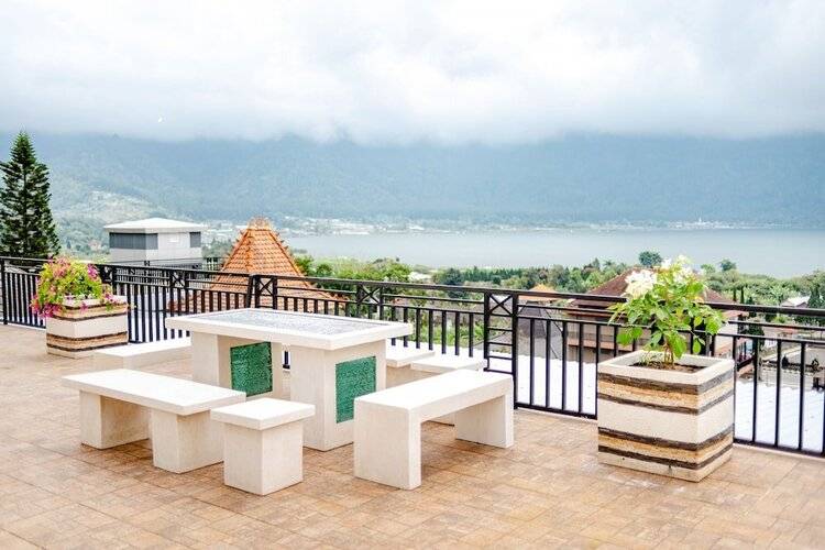 Dedanau Hotel