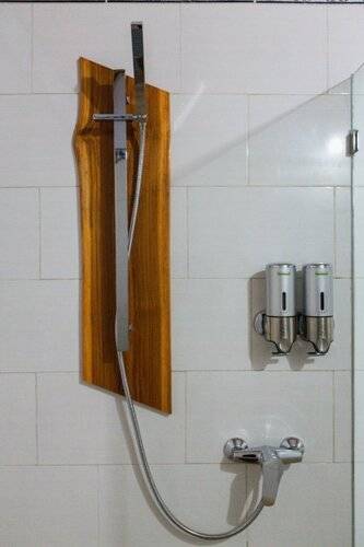 Mamaras Guest House
