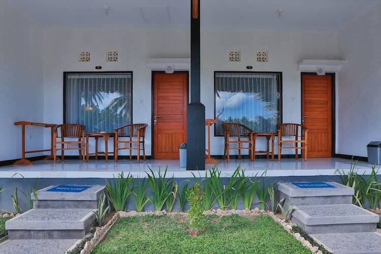 Mamaras Guest House